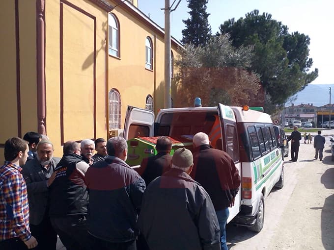 Yangında ölen Ayşe nine toprağa verildi
