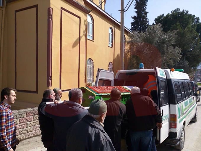 Yangında ölen Ayşe nine toprağa verildi