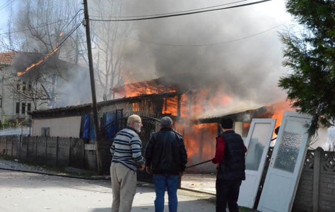 Bu yangında bir tek Kur'an-ı Kerim yanmadı