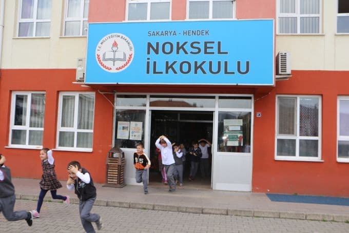 Yangın tatbikatı gerçeğini aratmadı