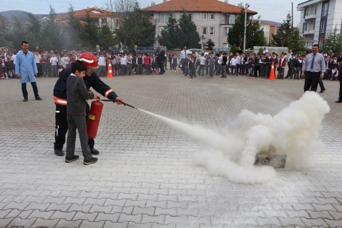 Yangın tatbikatı gerçeğini aratmadı