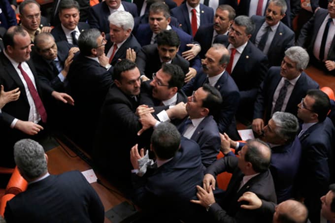 Cumhurbaşkanı'na söylenenler Vekil Yavuz'u çıldırttı 