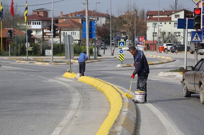Sapanca ilçe girişleri güzelleşiyor