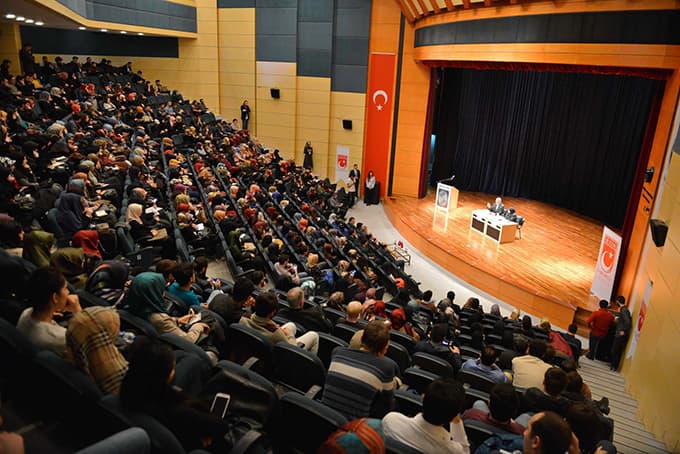 Abdurrahman Dilipak'tan 28 Şubat Örtülü Darbe Konferansı