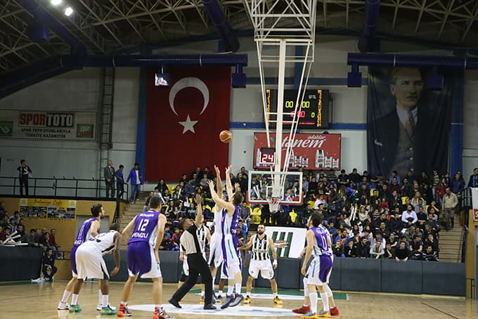 Dev Adamlar Mağlup Oldu