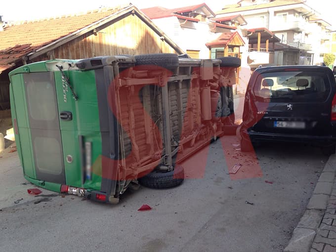Freni boşalan kamyonet ortalığı birbirine kattı