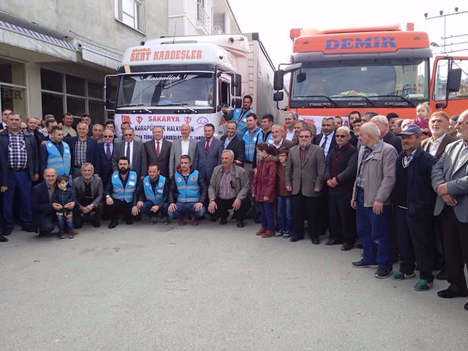 Bayır-Bucak Türkmenleri'ne 2 yardım tırı daha gönderildi