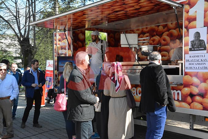 Hendek Eğitim Fakültesi Aytaç Hoca'yı gözyaşlarıyla andı 