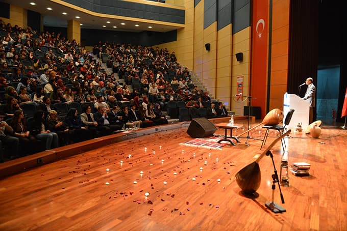 Neşet Ertaş SAÜ'de etkinlikle anıldı