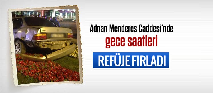 Kaza yapan otomobil, refüje fırladı