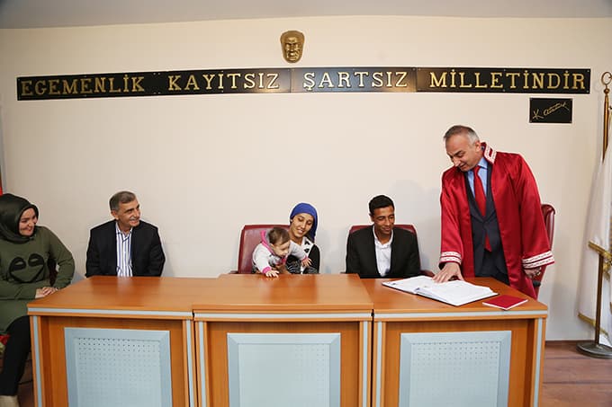 Yıllardır nikahsız yaşayan 8 çifte nikah töreni düzenlendi
