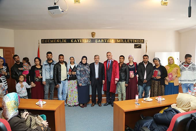 Yıllardır nikahsız yaşayan 8 çifte nikah töreni düzenlendi