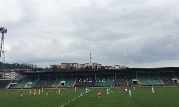 Sakaryaspor, erteleme maçında Derincespor ile karşılaştı