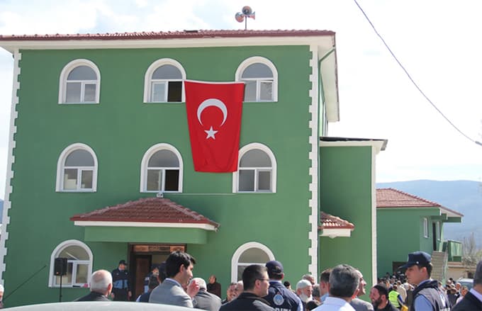 Pamukova Hz. Ömer Camii ibadete açıldı
