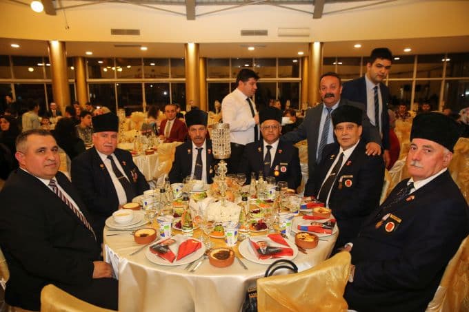 Şehit ve gazi yakınları, bu gecede buluştu