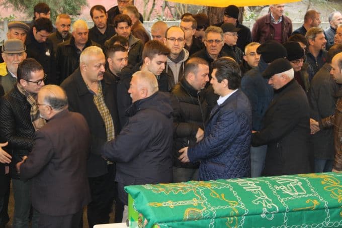 Tanınmış doktor Hüseyin Demirsoy hayatını kaybetti