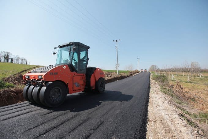 Asfalt çalışmaları o mahallelerde devam ediyor