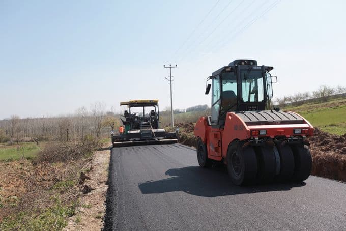 Asfalt çalışmaları o mahallelerde devam ediyor