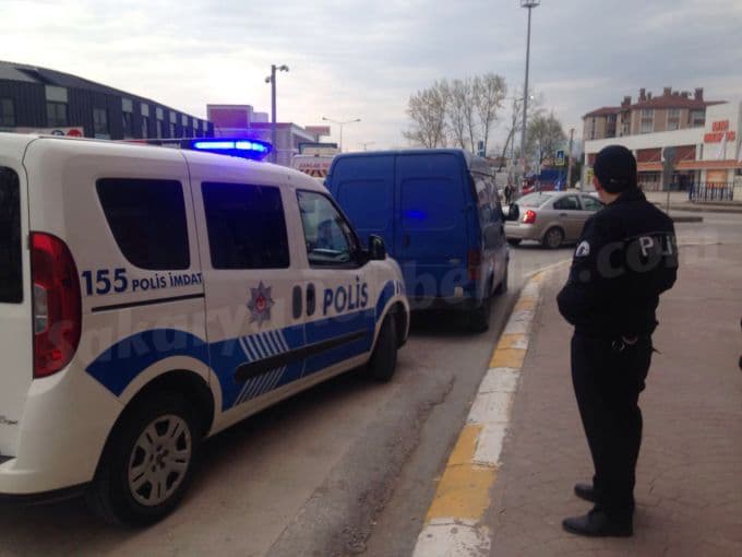 Şehir merkezinde şüpheli araç alarmı