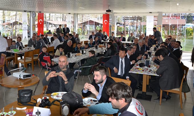 Akyazı Belediyesi'nden sporculara ödül töreni