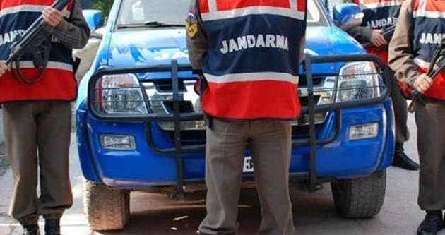 Jandarma 95 şahıs ve çok sayıda silah ele geçirdi