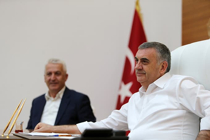 Şehirde 300 kilometrelik asfalt atağı