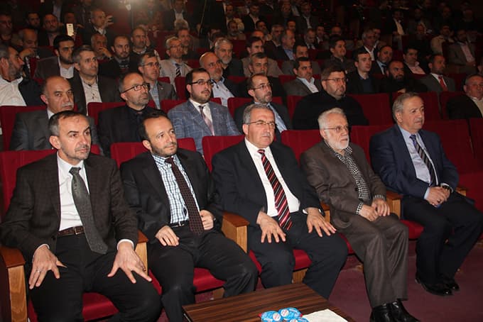 İhsan Süreyya Sırma Hoca'dan duygu yüklü konferans