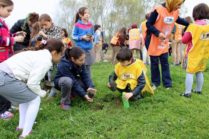 Atatürk'ün çocuklarından 256 fidan