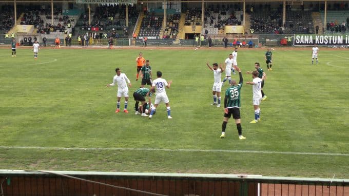 Sakaryaspor kendi evinde kaybetti