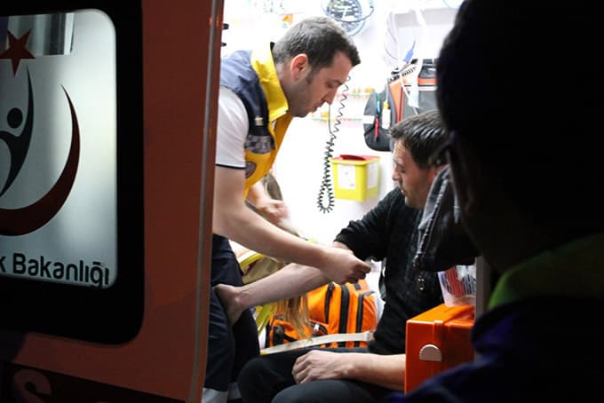 Sakarya'da otomobiller çarpıştı: 2 yaralı