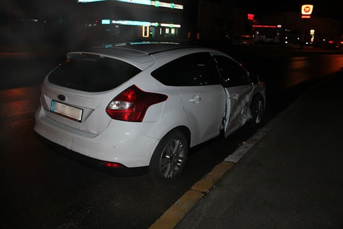 Sakarya'da otomobiller çarpıştı: 2 yaralı