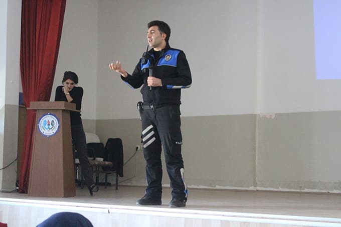 Üniversiteye Gitmeden Bilinçleniyorlar