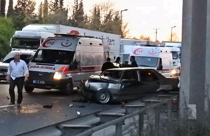 TEM'de kaza: 5 yaralı