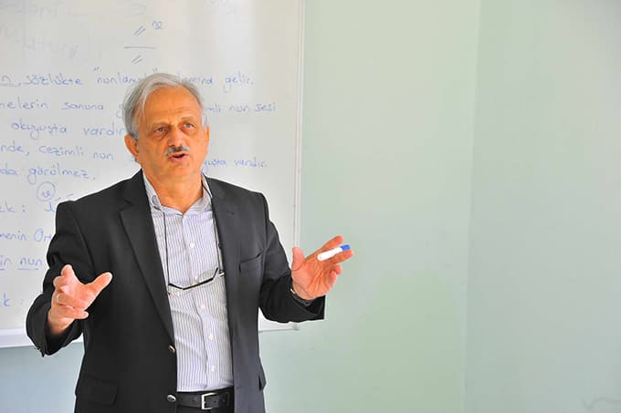 "Dine inanan prensiplerine uymak zorunda"