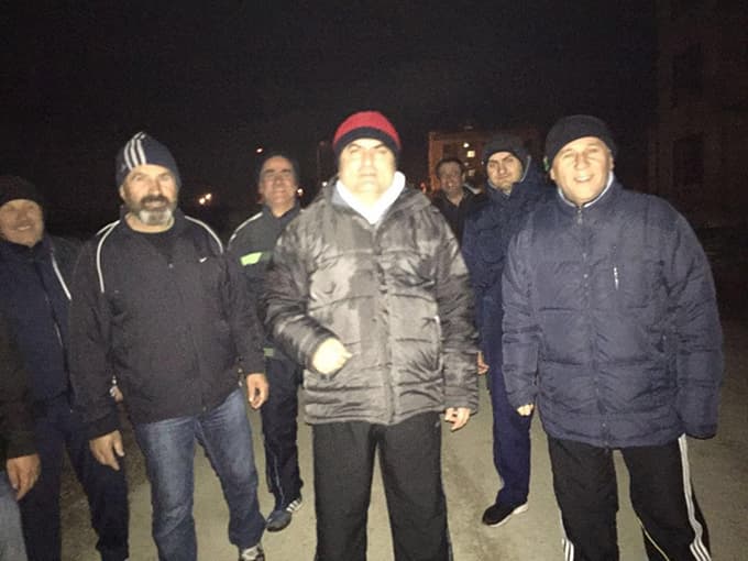 Sağlıklı yaşam için hergün 8 km yürüyorlar