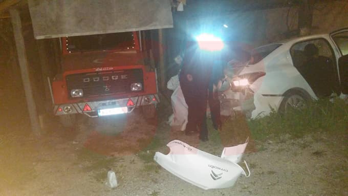 Polisten kaçtı, bahçeye uçtu