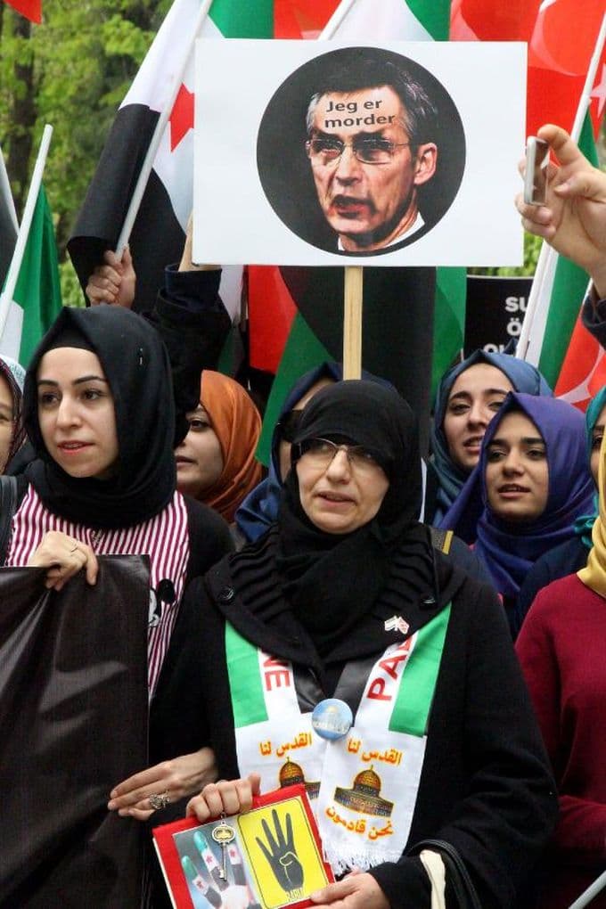 Suriye'de ölenler için yürüdüler