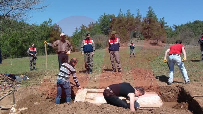 Bahçesinde belleme yaparken buldu