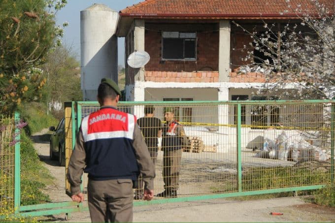 Çiftlikte 2 kişinin cesedi bulundu