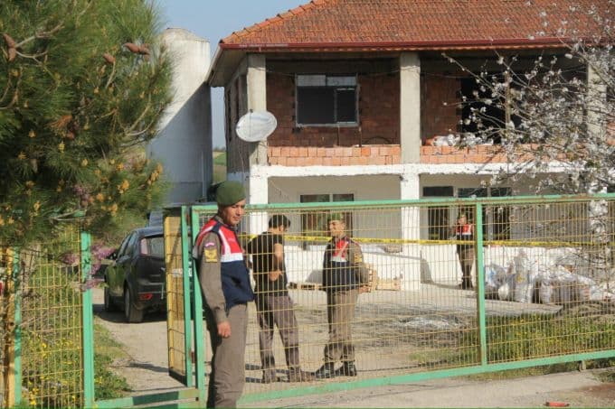 Çiftlikte 2 kişinin cesedi bulundu
