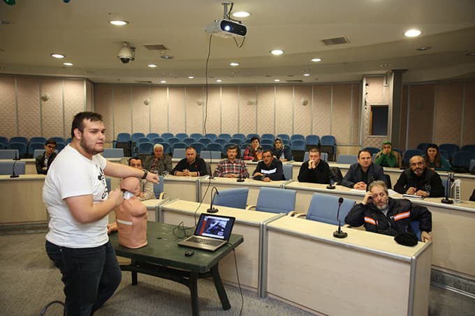 Belediye personeline ilk yardım eğitimi verildi
