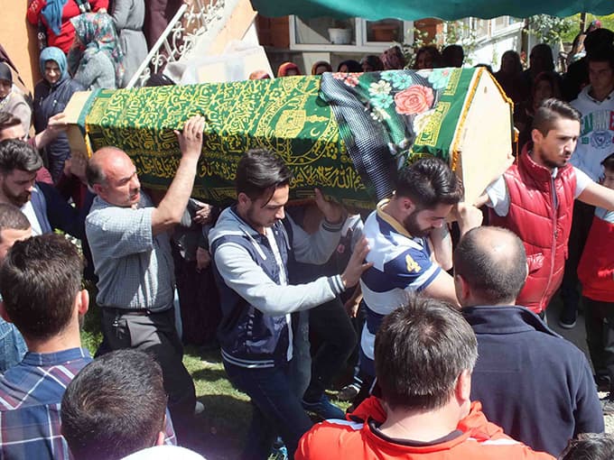 Zincirleme kazada ölen Havva Kutlu, toprağa verildi