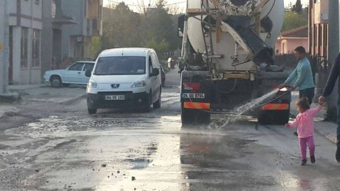 Kaynarca'da çamur operasyonu