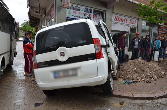 Ölüm, kanalda çalışanları teğet geçti