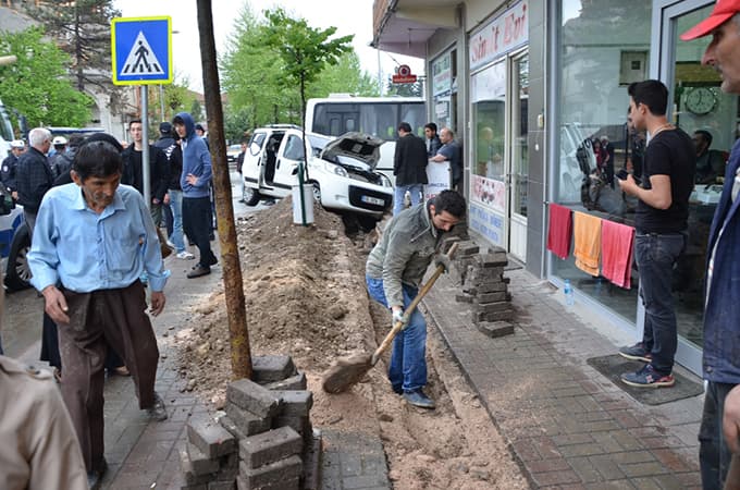 Ölüm, kanalda çalışanları teğet geçti