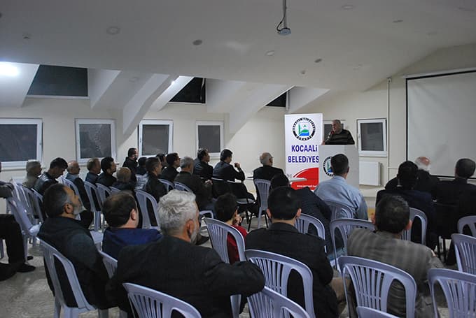 Tarihçi Müfit Yüksel Kocaali'de konferans verdi