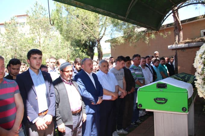 Halı sahadaki maçın ardından kalp krizi geçirerek öldü