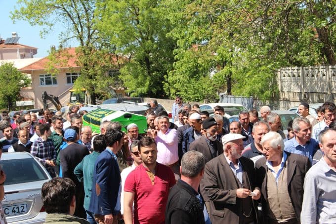 Halı sahadaki maçın ardından kalp krizi geçirerek öldü
