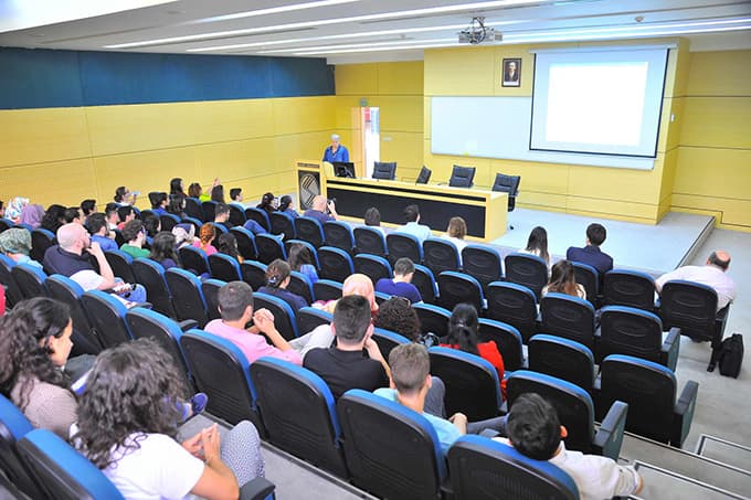 Otizmde doğru zamanda verilen eğitim çok önemli