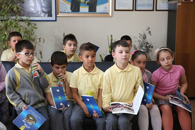 Başkan yardımcısı Sezer'e öğrencilerden ziyaret